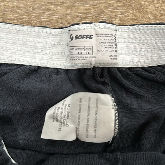 Like new soffe shorts. XL. Black - Picture 2 of 2